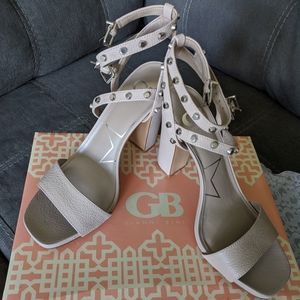 Women's Gianni Bini nude heals